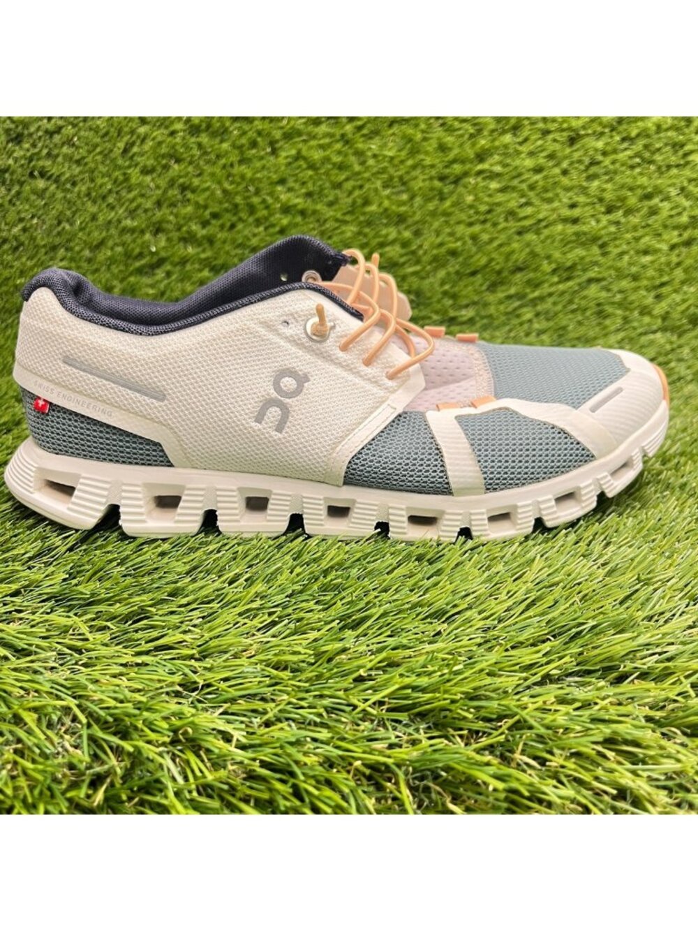 On Cloud 5 Womens Size 7.5 White Cobble Athletic Running Walking Shoes Sneakers